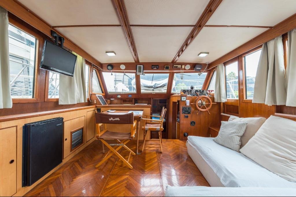 Boat Accommodations Barcelona