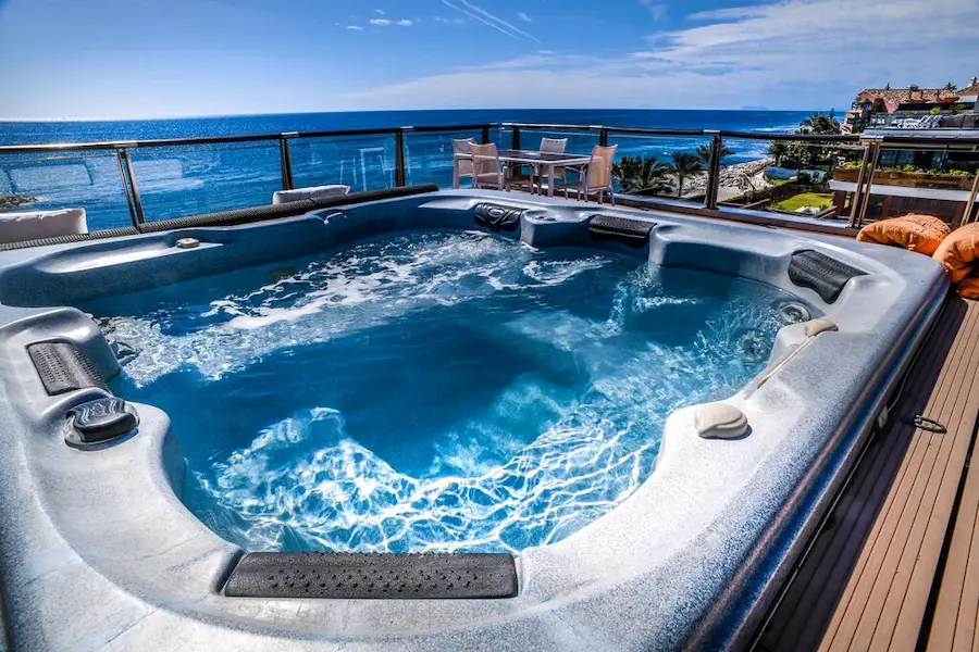 Gran Hotel con jacuzzi Gualdalpin Banus (Marbella, Málaga)