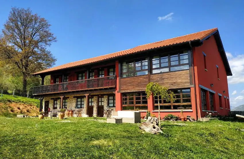 Fotografía de la guía asociada a La Casona de Torió